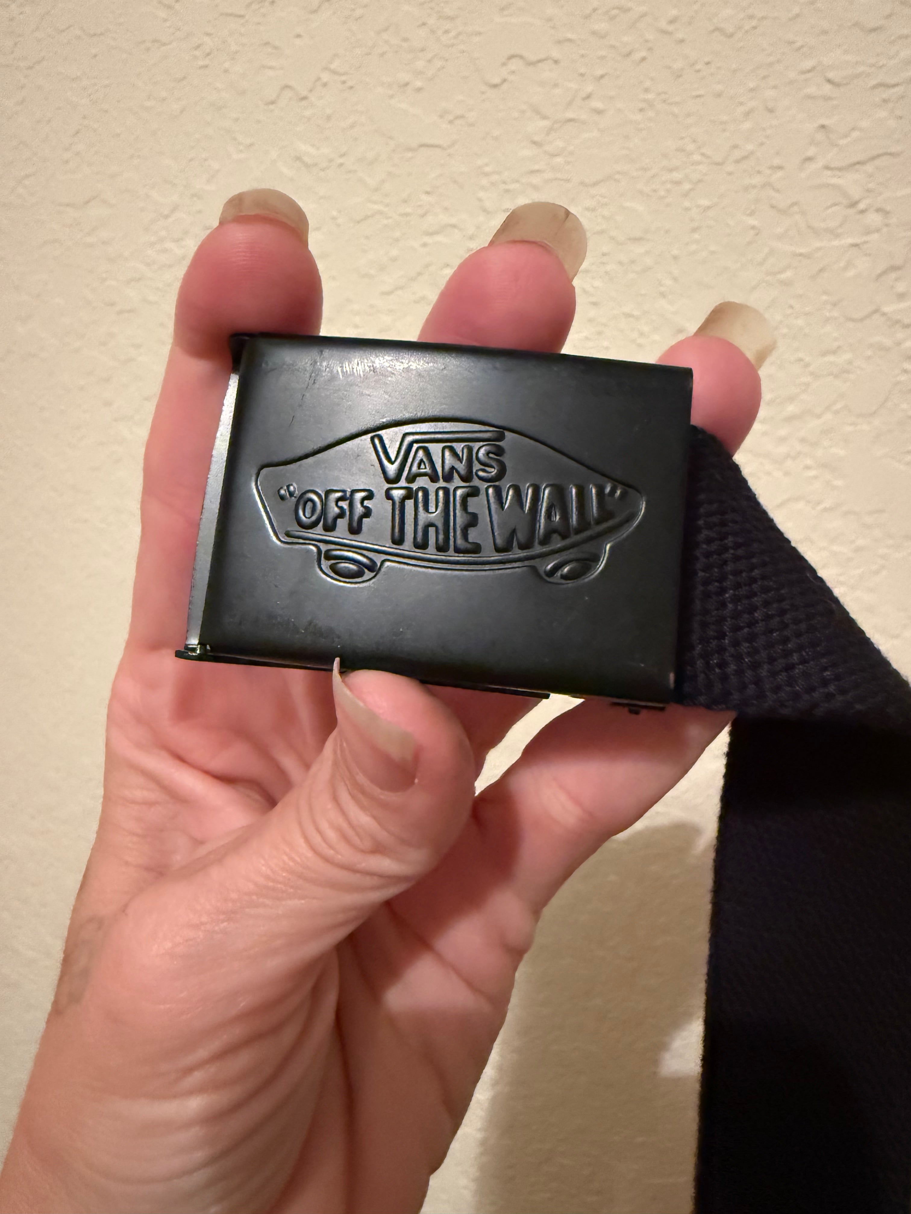 vans belt w bottle opener buckle
