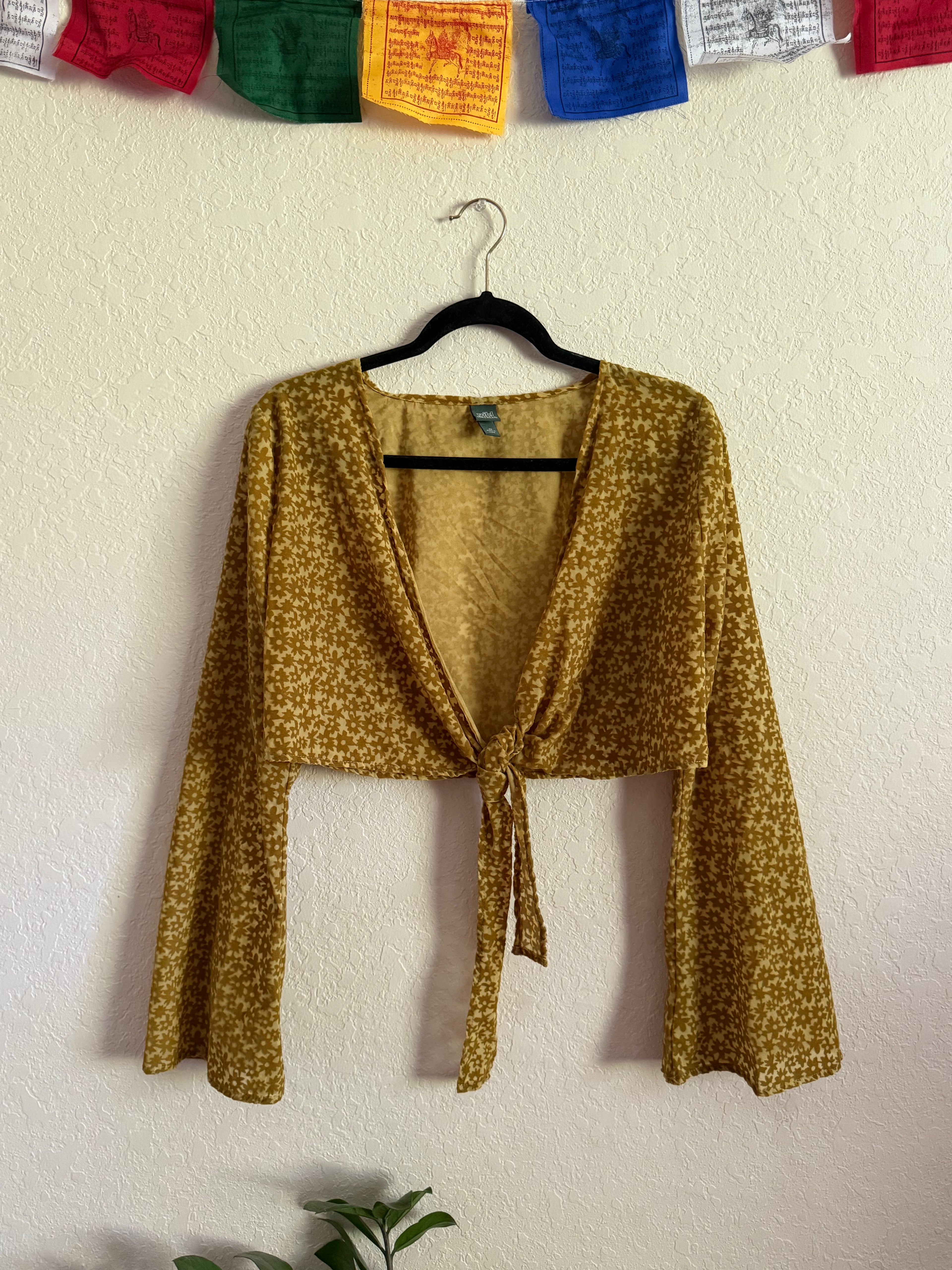 xs bell sleeve floral crop