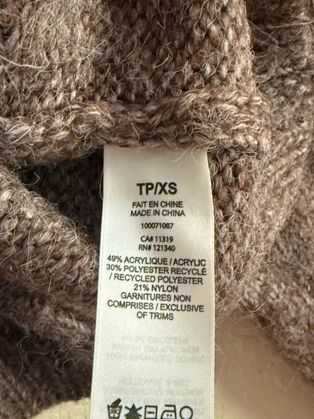 xs cozy crop sweater