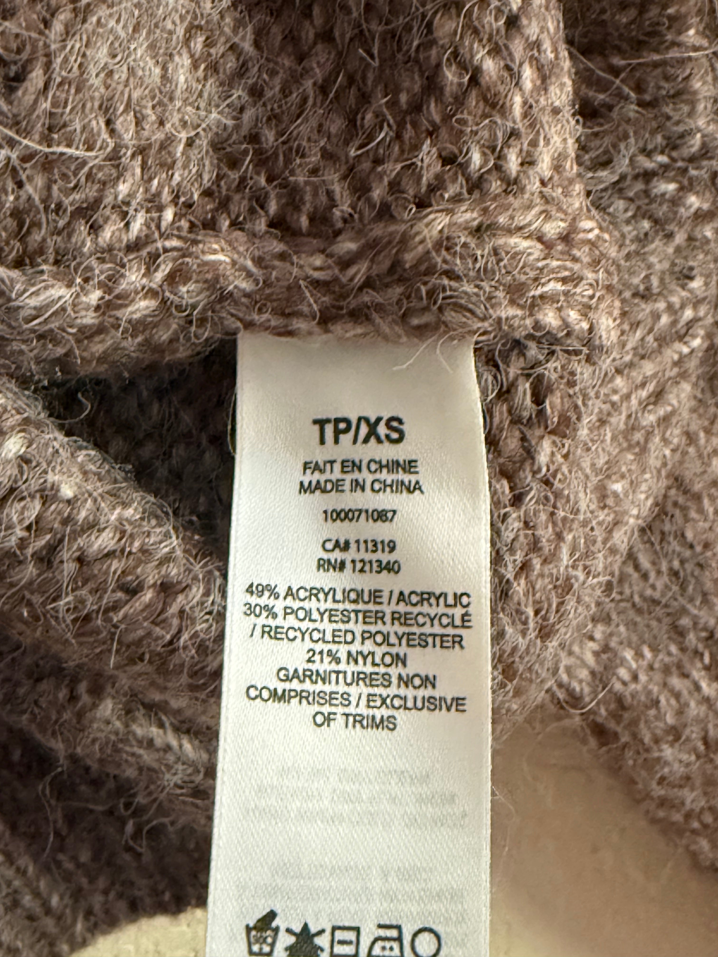 xs cozy crop sweater
